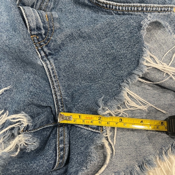 Forever 21 Shorts Womens Size 30 Cut Off High Rise Distressed Medium Wash Blue - Picture 4 of 4